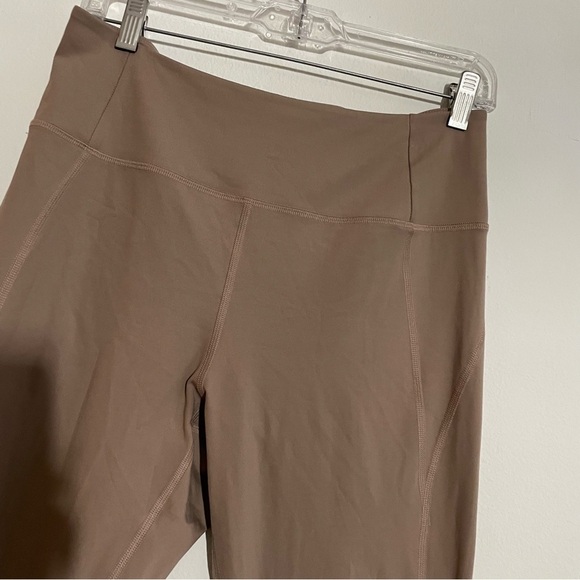 Girlfriend Collective brown tan stretch athleisure leggings in size large - Picture 5 of 9